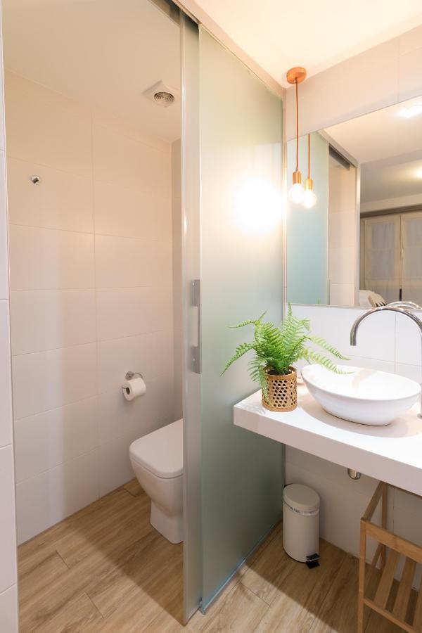 Single Room Private Bathroom