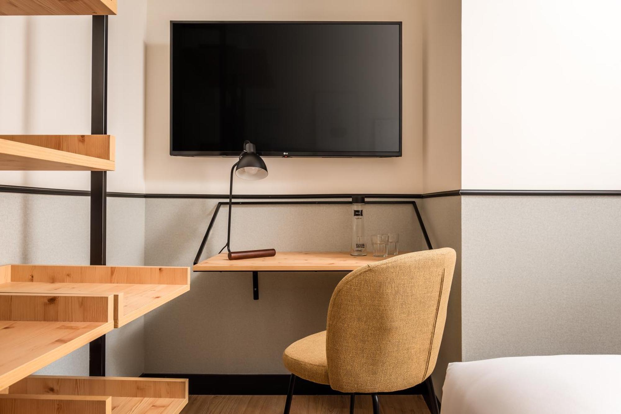 Double Room,1436311348:JPEG
