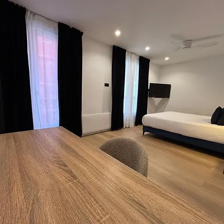 Arenal Rooms Bilbao-3